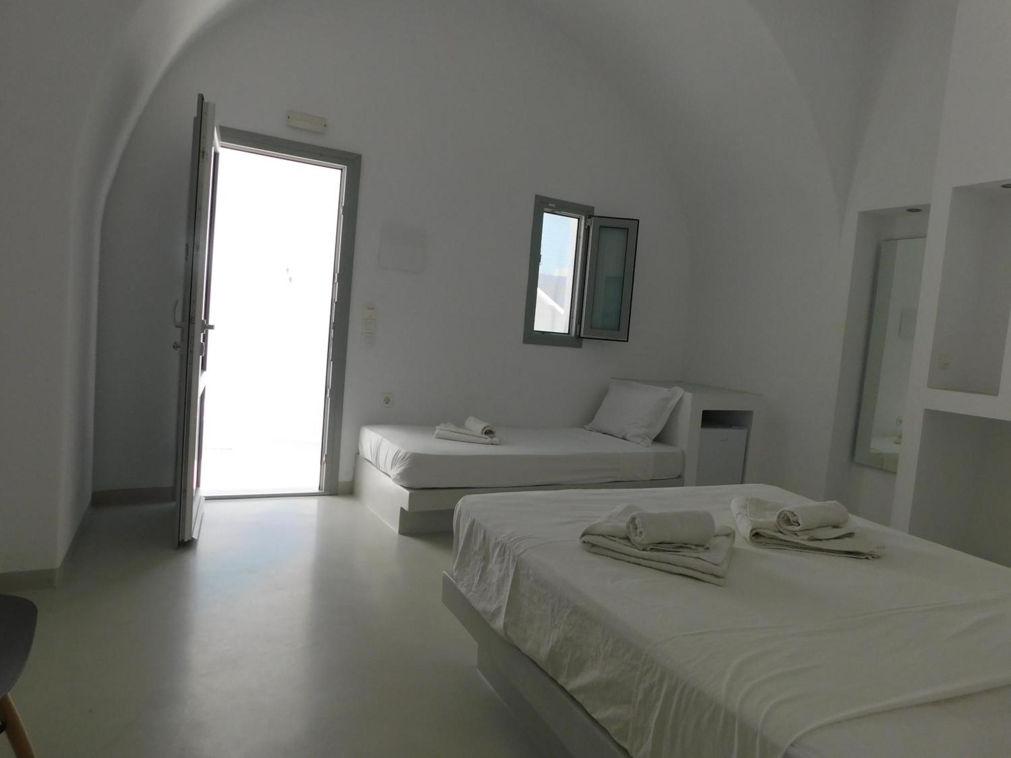Fira Unique Rooms Extérieur photo